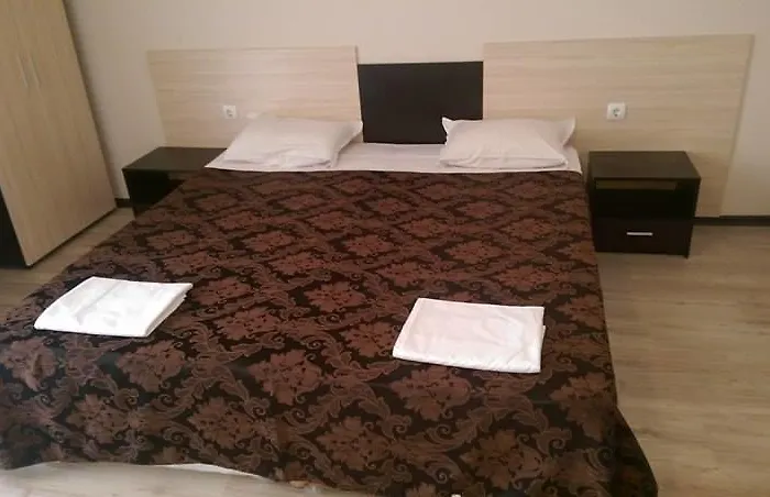 Svetla Νεσέμπαρ