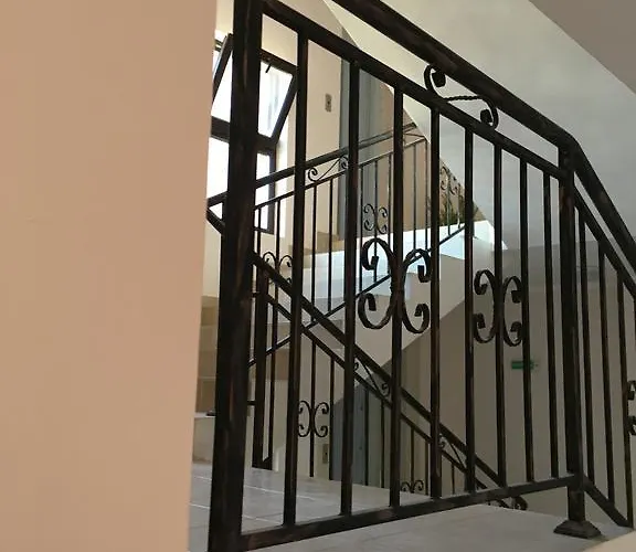 Svetla * Νεσέμπαρ