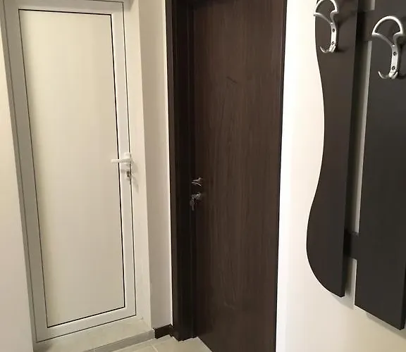 Svetla * Νεσέμπαρ